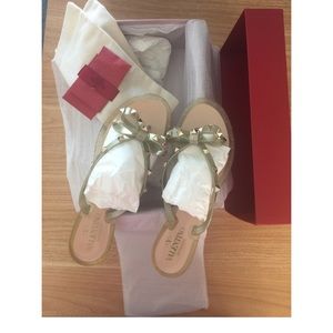 Authentic women’s Valentino Jelly, 40.